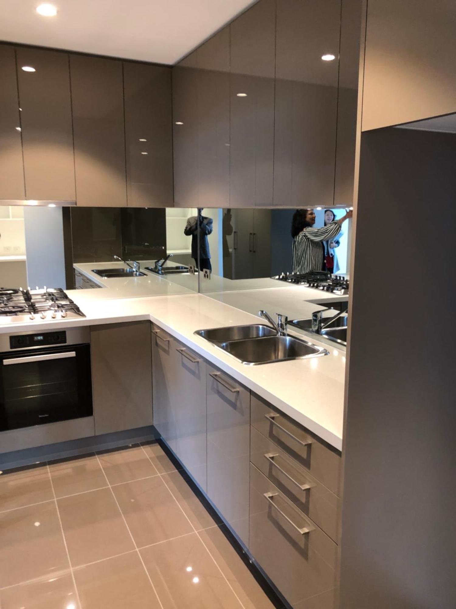 Modern 3 Bedroom With Amazing Views Apartment Melbourne