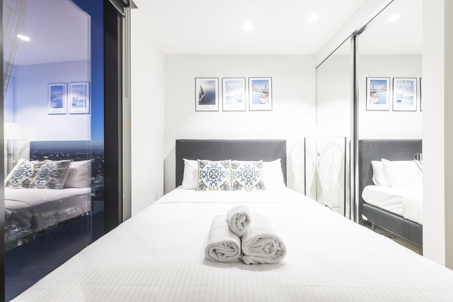 Eq Tower Modern Cbd * Melbourne