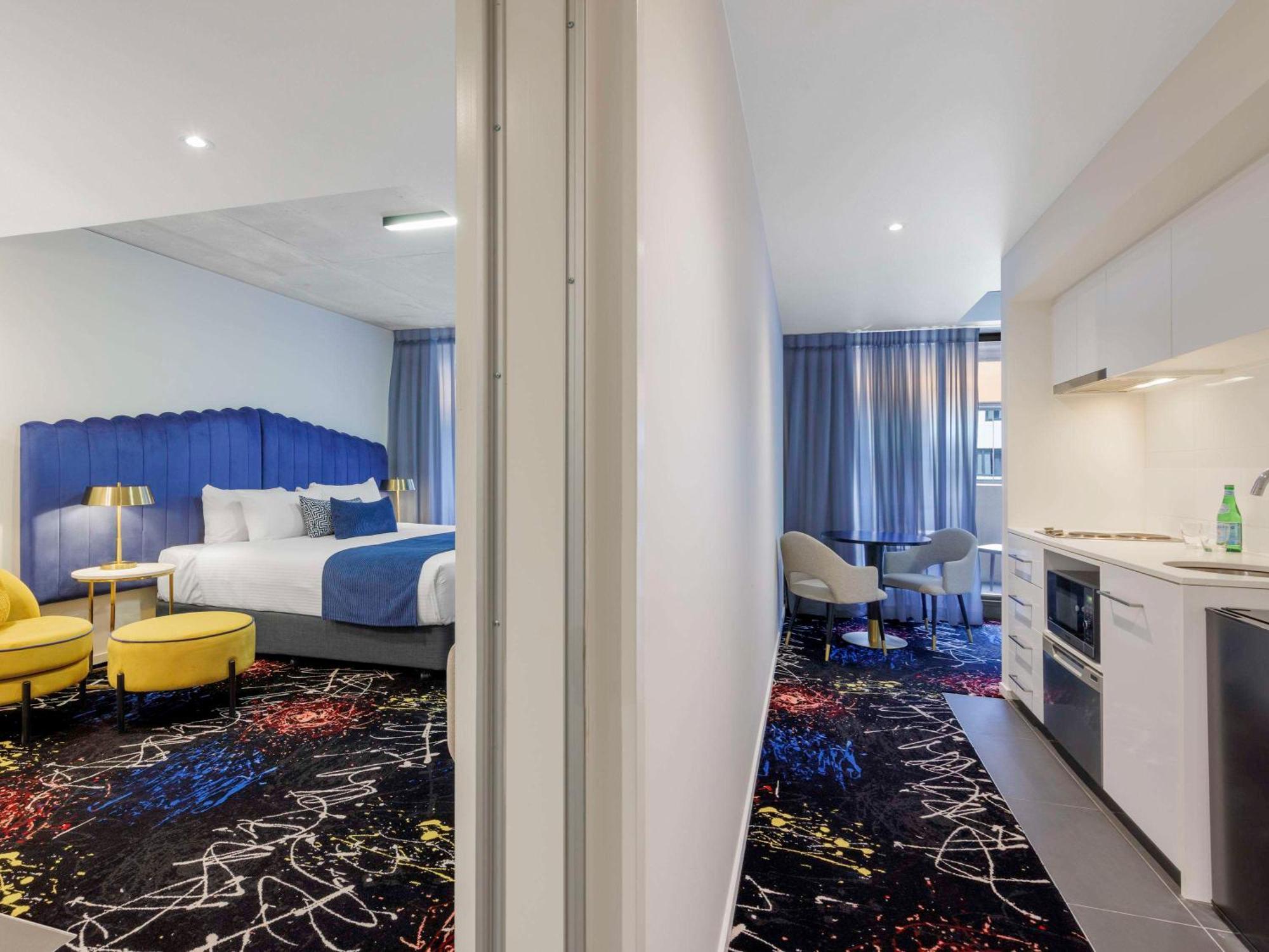 Mercure St Kilda Road Hotel