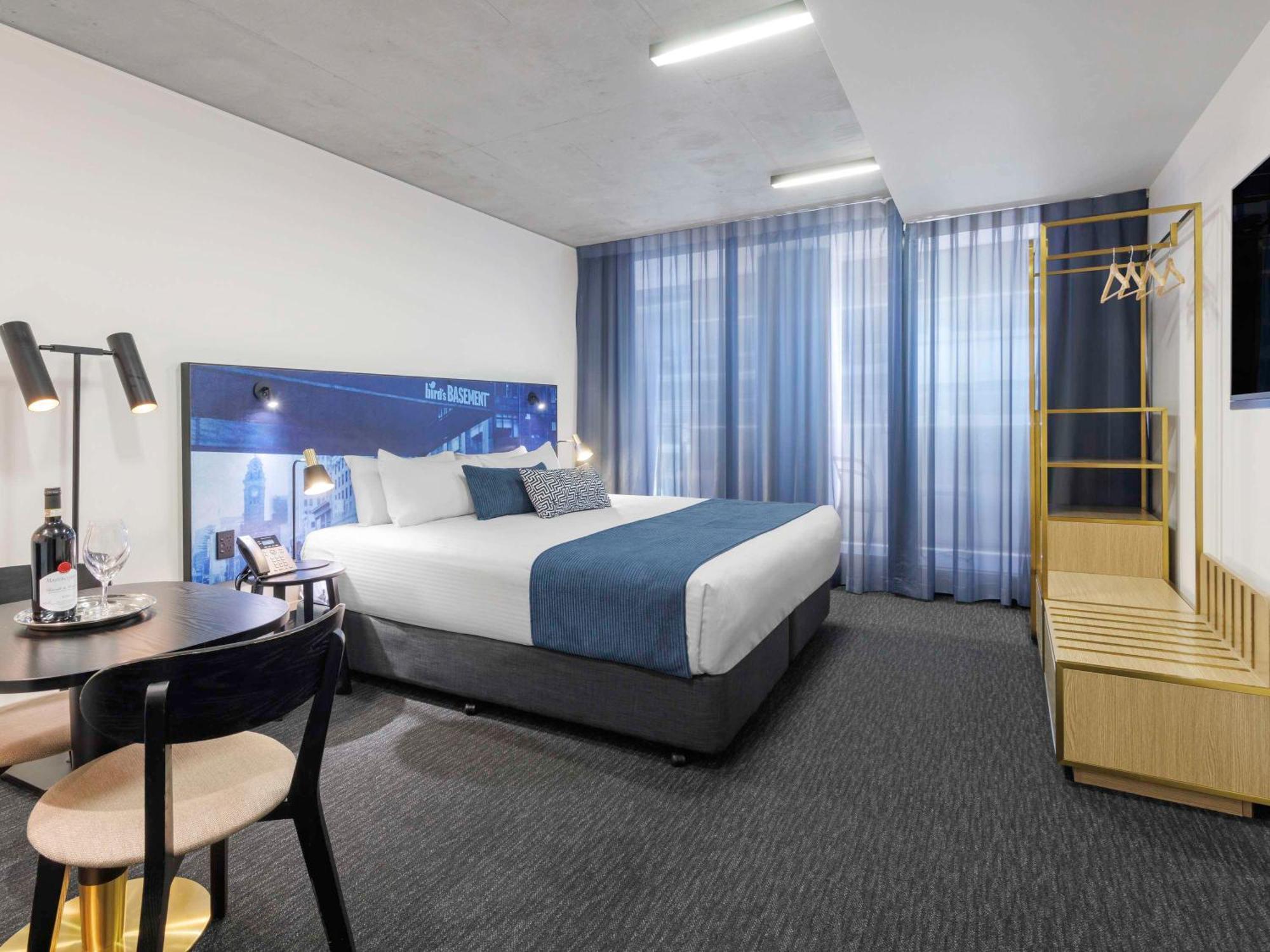 Mercure St Kilda Road Hotel
