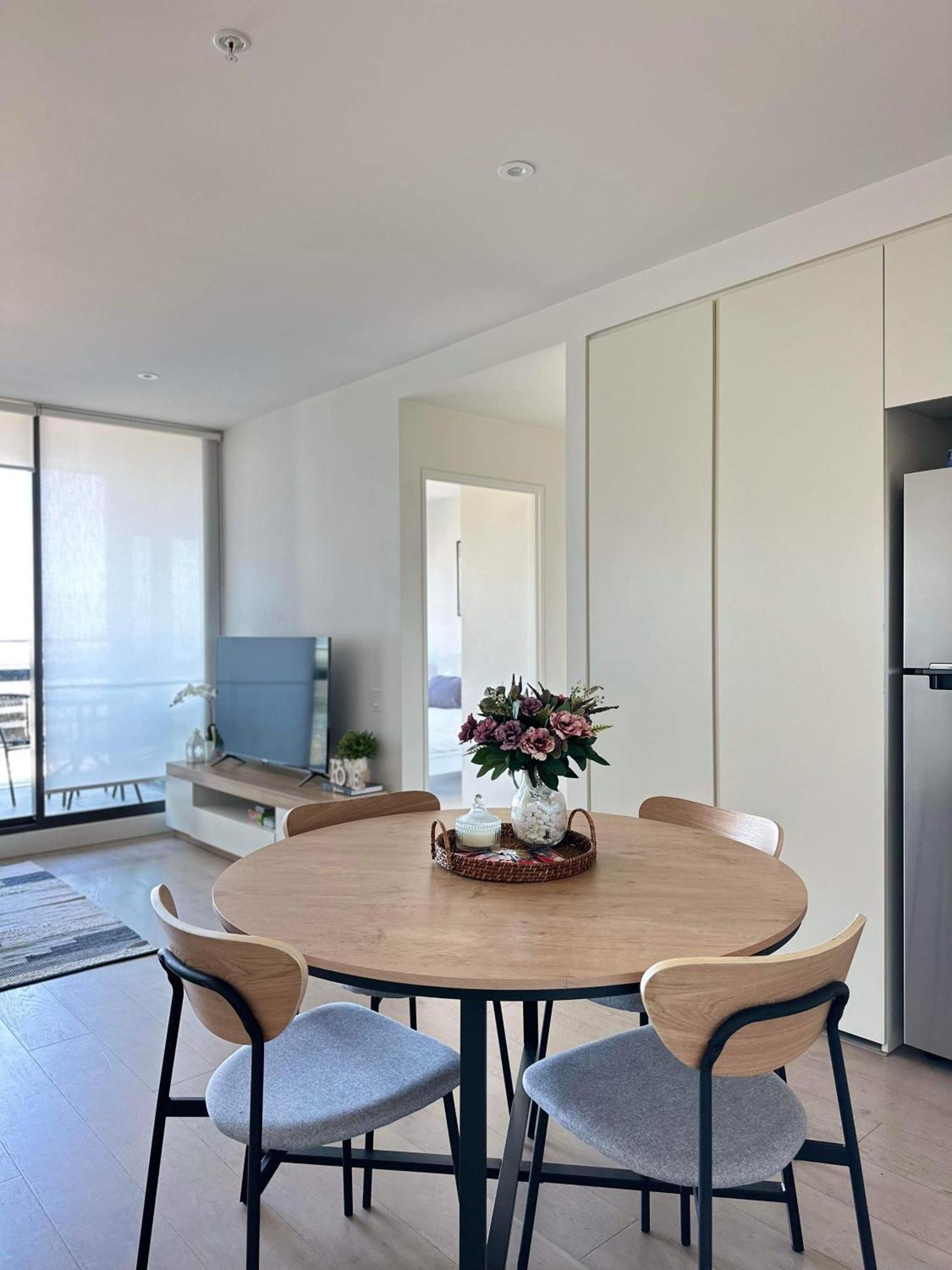 Free Parking Brand New 1br Waterfront Docklands Awesome View *
