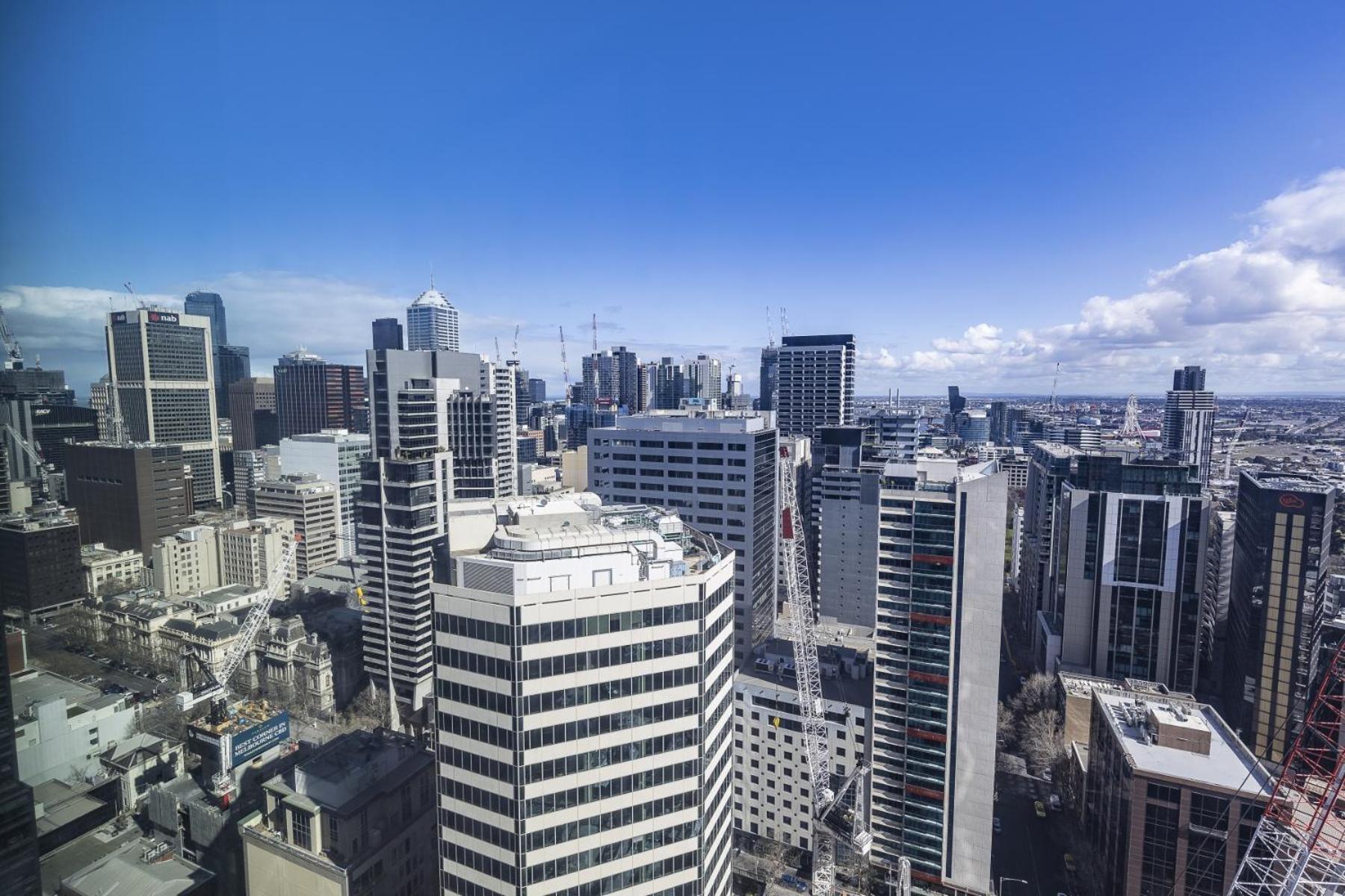 Eq Tower Modern Cbd Apartment Melbourne