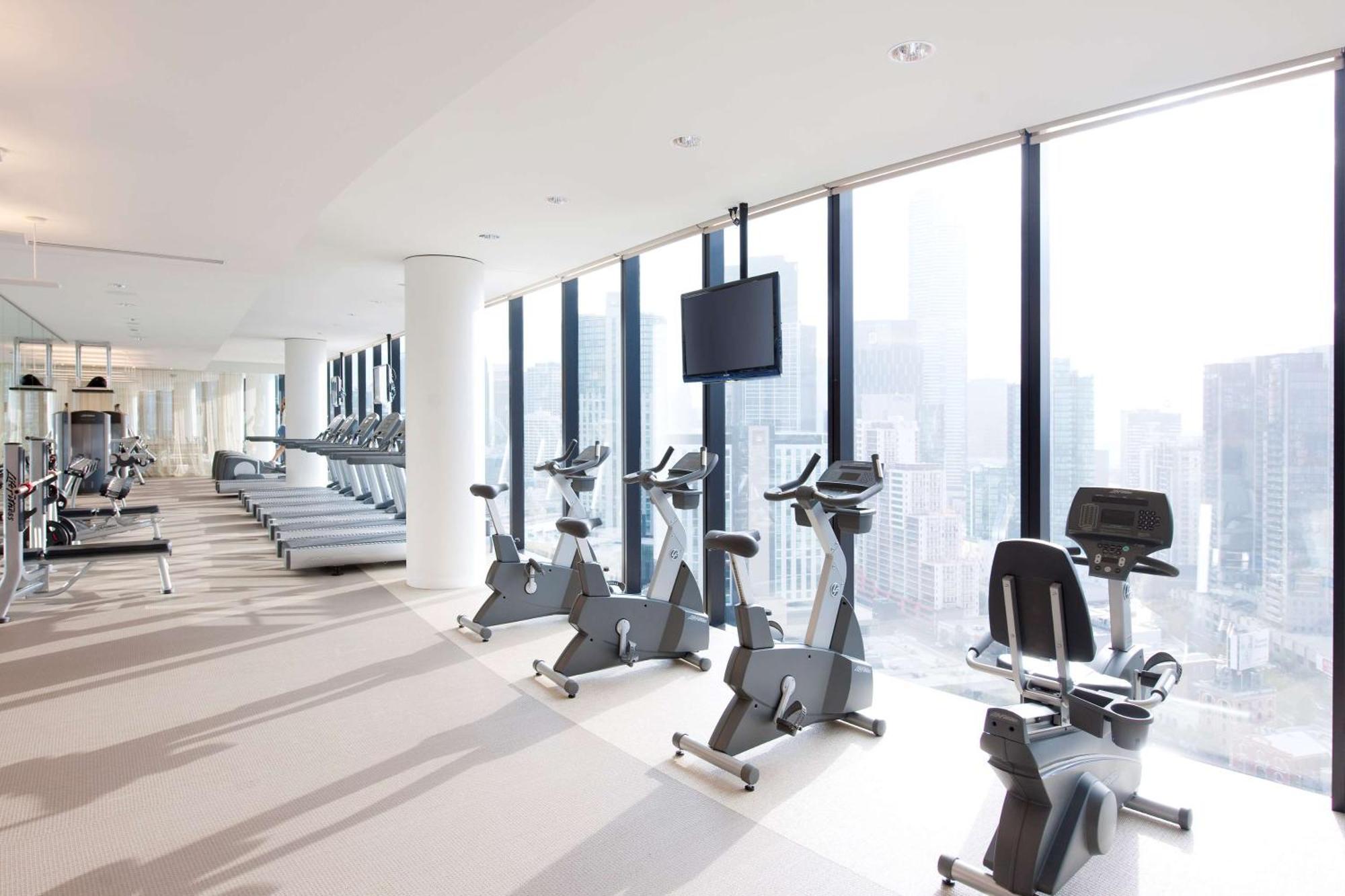 Hotel Crown Metropol 5*