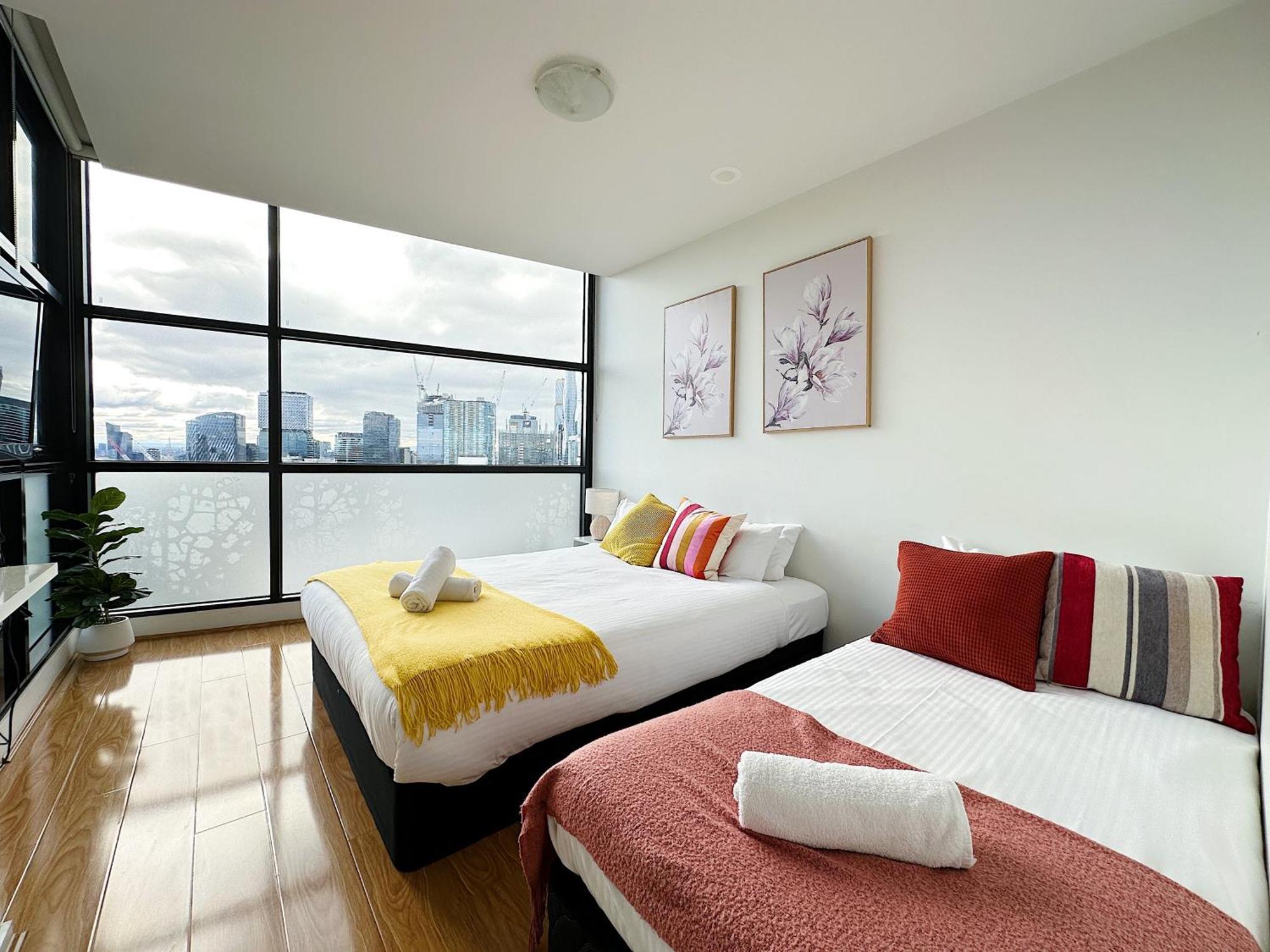 Spacious Family-sized 2br Apt Near Crown Casino + Carpark On Site Apartment *