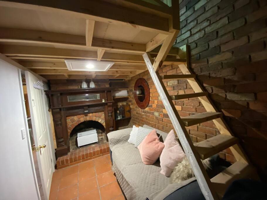 Fitzroy- Private 2-4 Guest #guesthouse #ausgp #directtram #f1 Melbourne