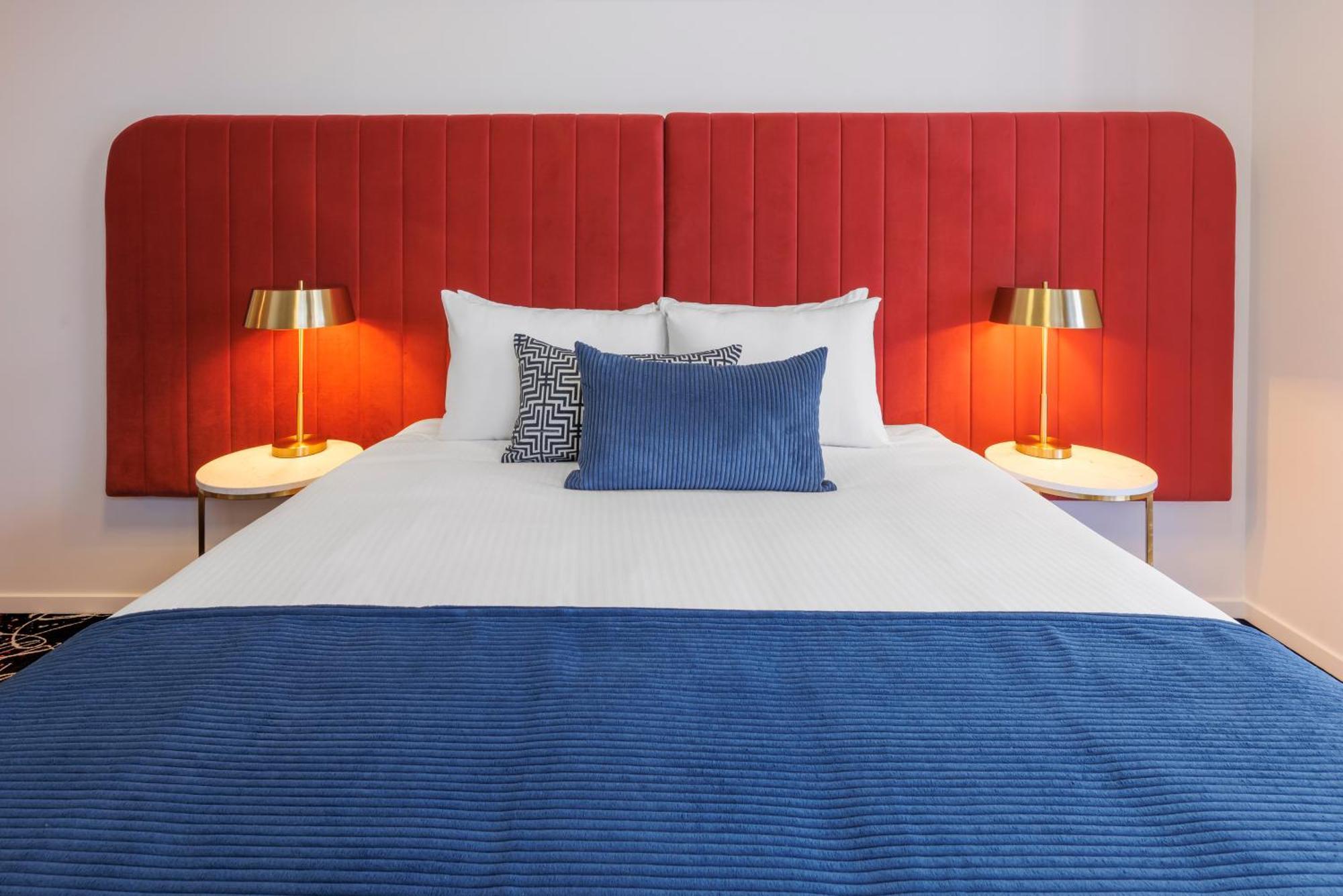 Hotel Mercure St Kilda Road 4*