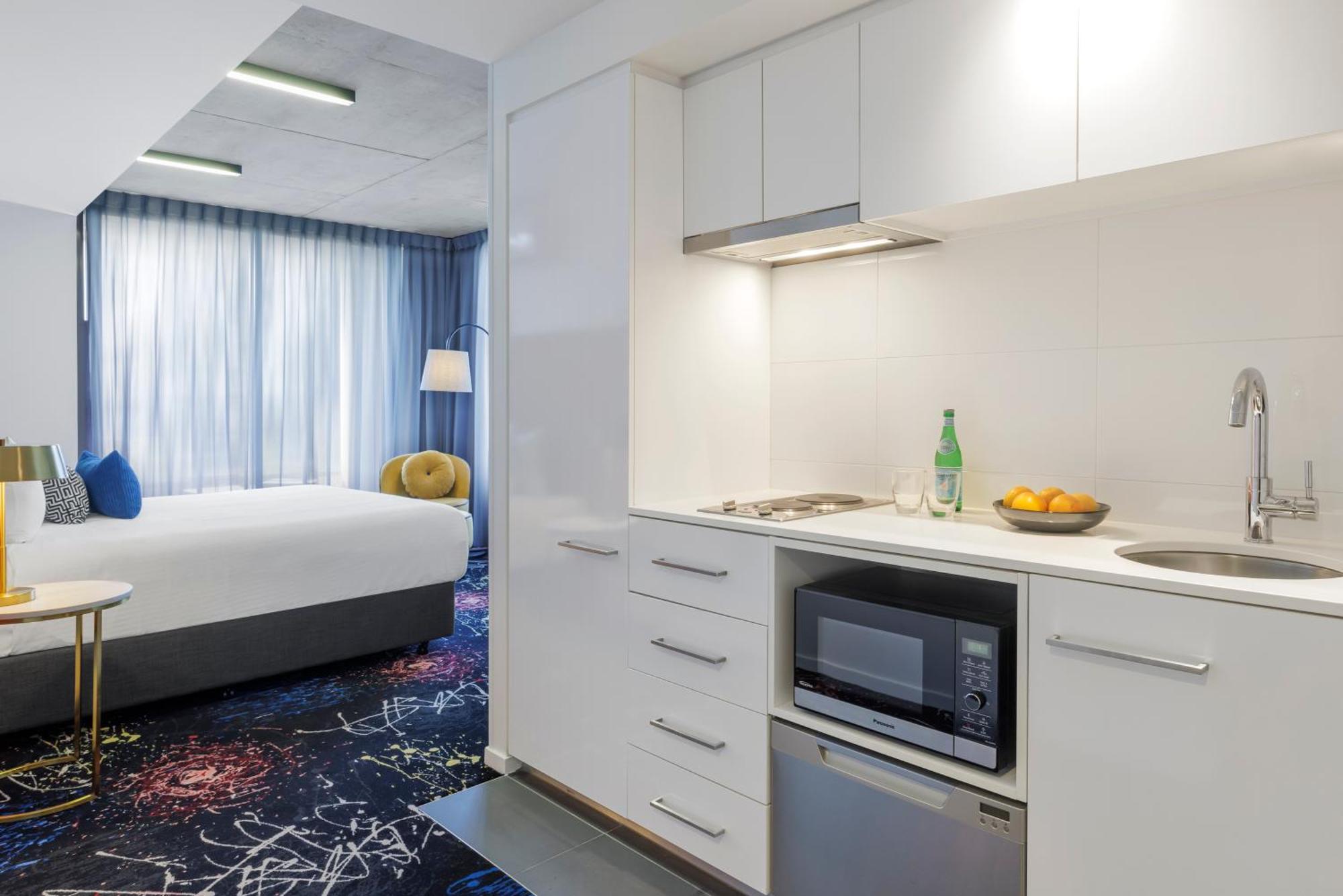 Mercure St Kilda Road 4*