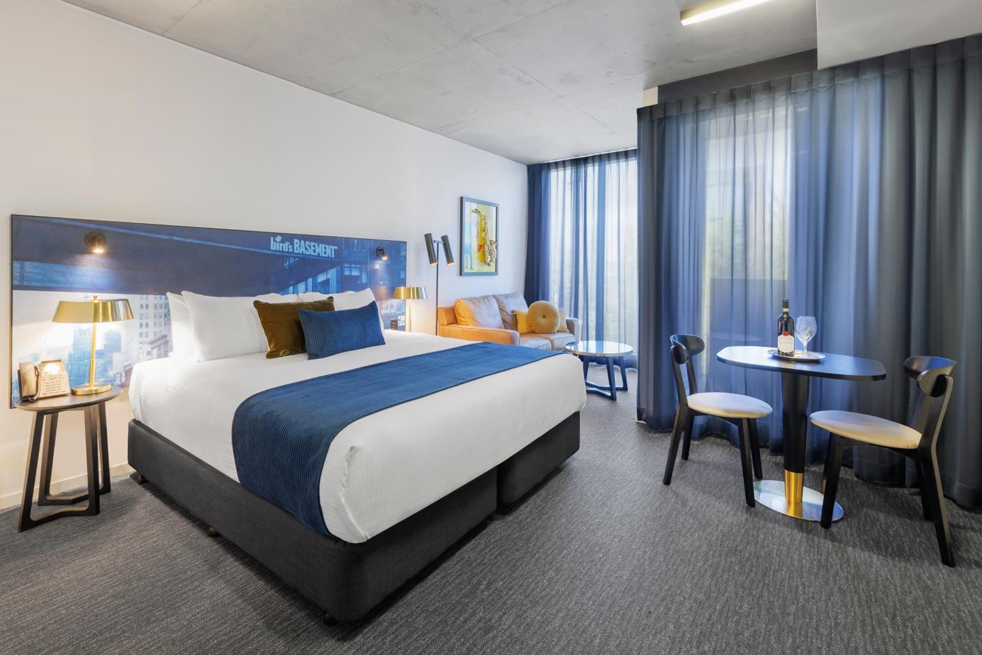 Mercure St Kilda Road Hotel 4*