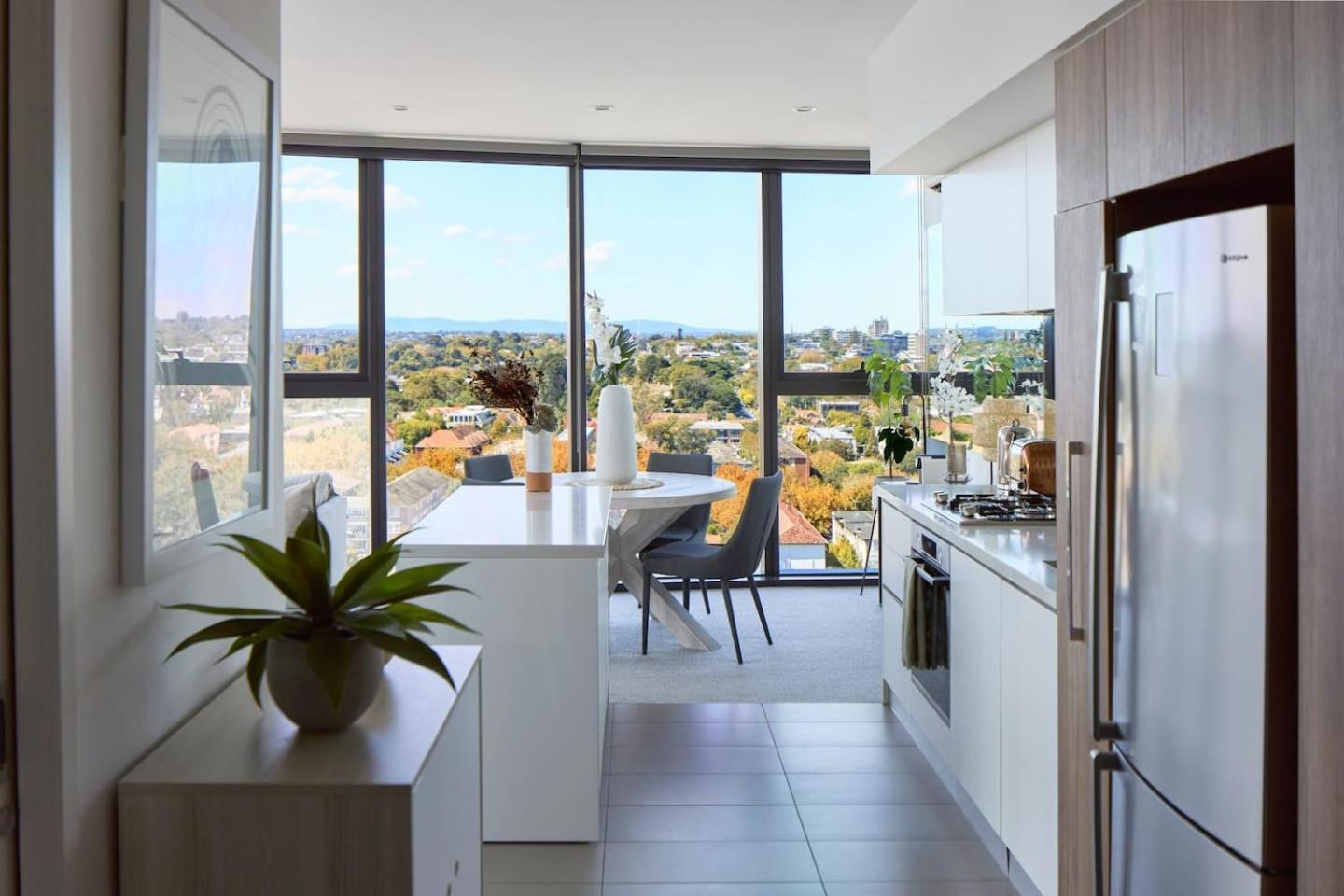 'panoramic Elegance' Stylish Off Chapel St With Pool * Melbourne