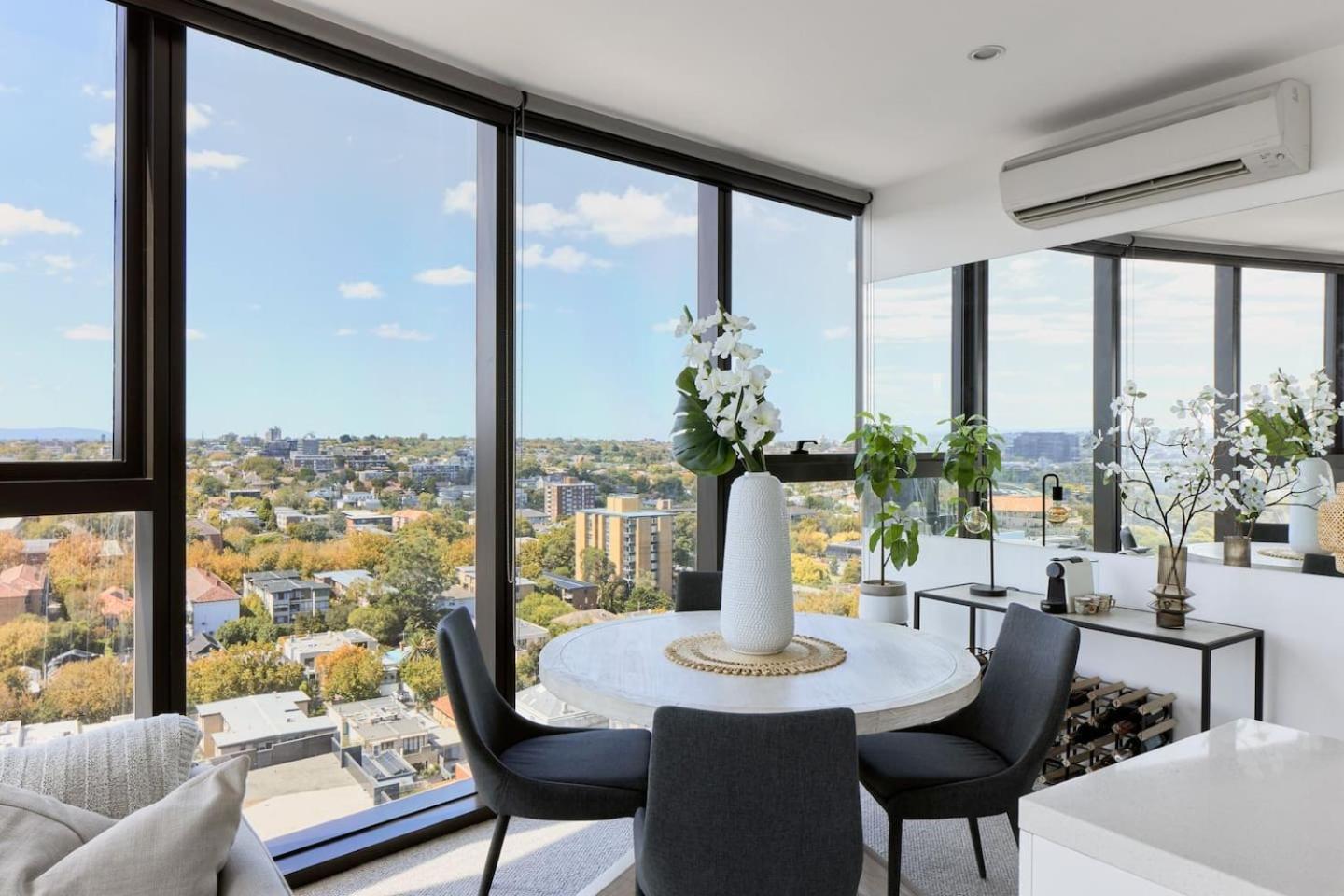 'panoramic Elegance' Stylish Off Chapel St With Pool * Melbourne