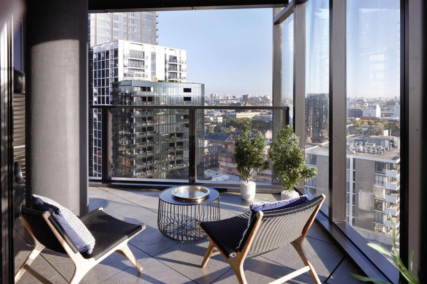 Apartment 'panoramic Elegance' Stylish Off Chapel St With Pool *