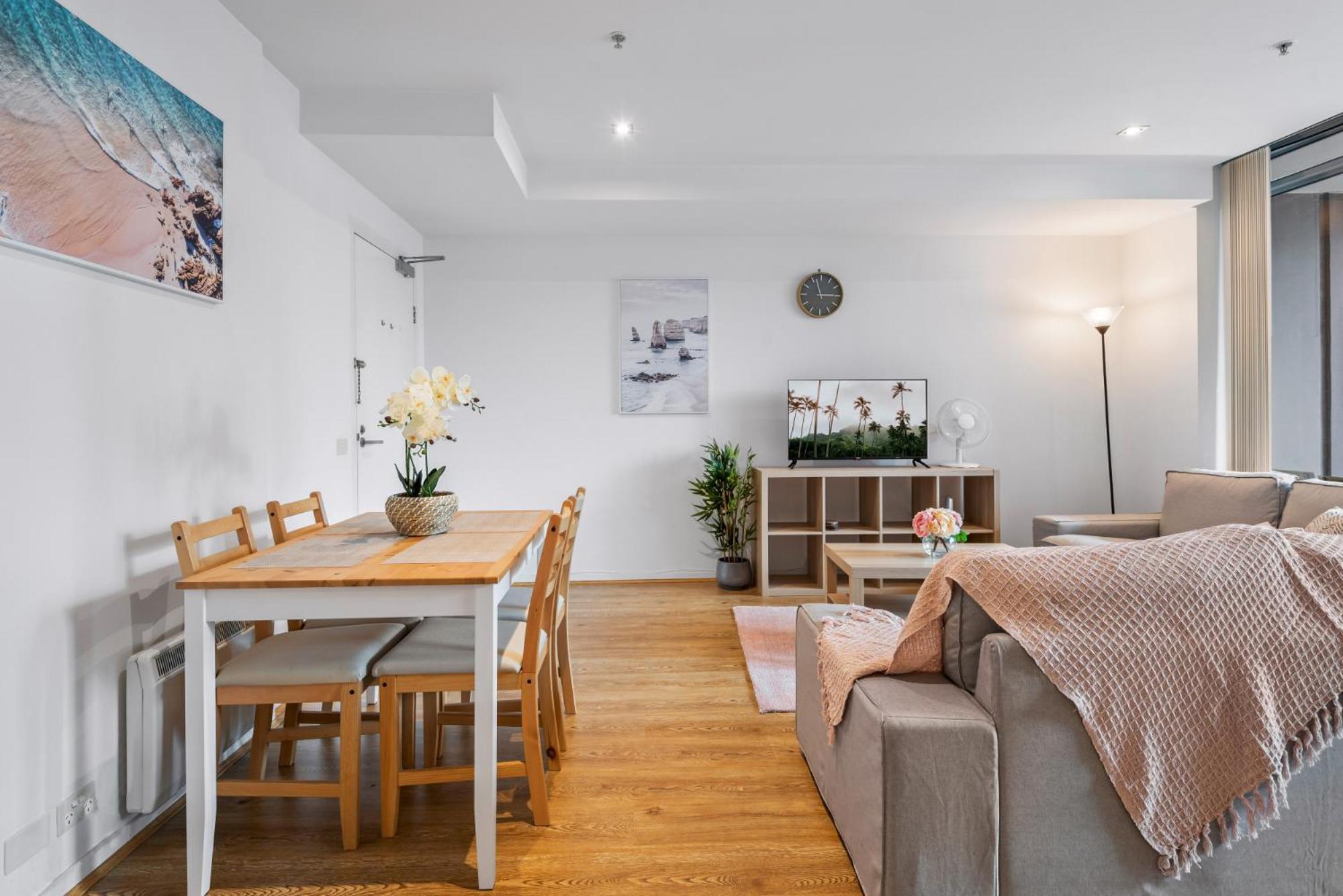 2-bed With Parking, Pool And Gym Melbourne