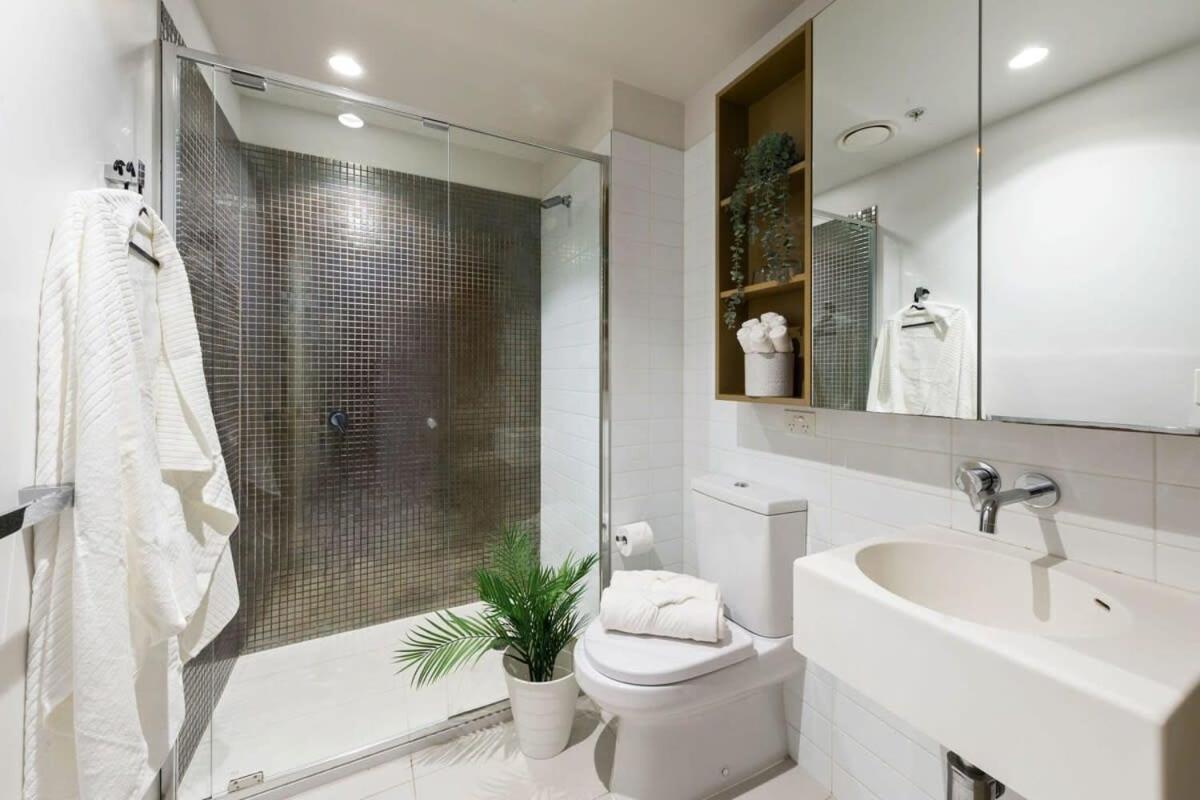 A Cozy 2br Near Views *