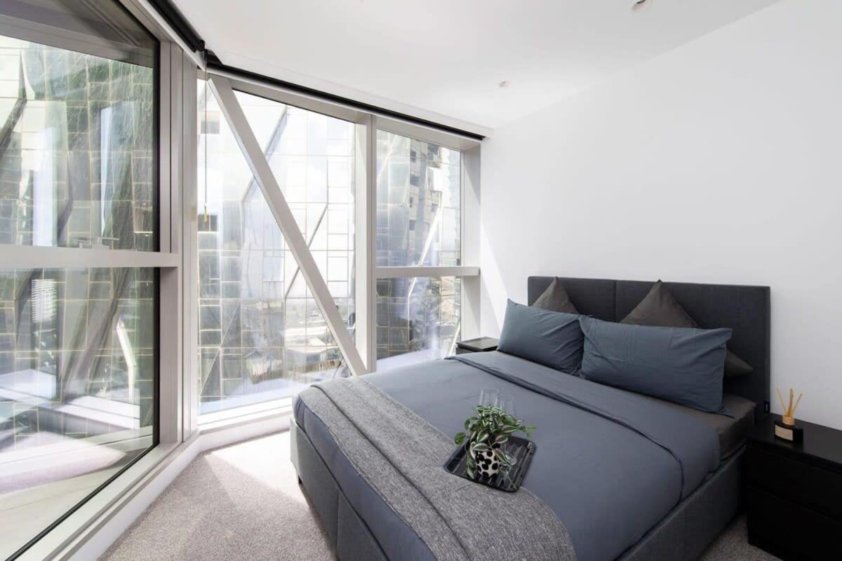 A Spacious & Lux For 5 Next To Southern Cross Apartment