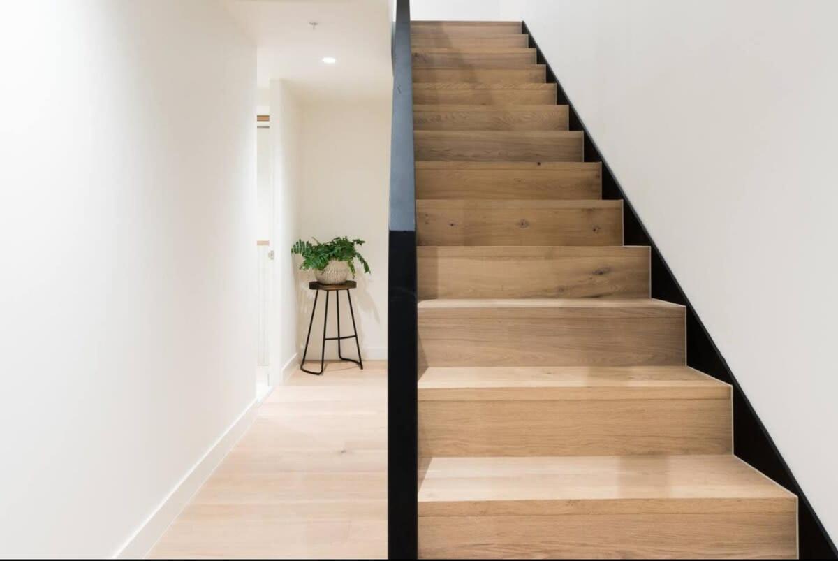 Apartment Modern In Flawless Fitzroy+carpark
