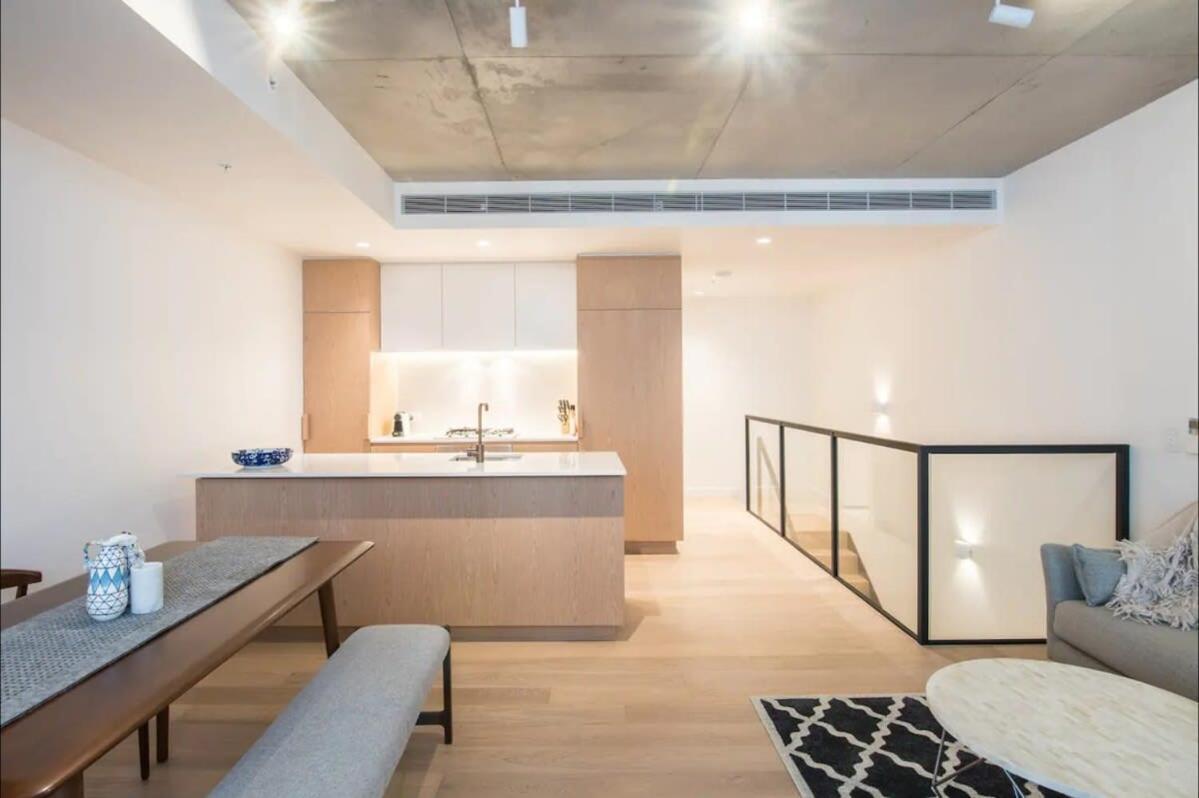 Apartment Modern In Flawless Fitzroy+carpark