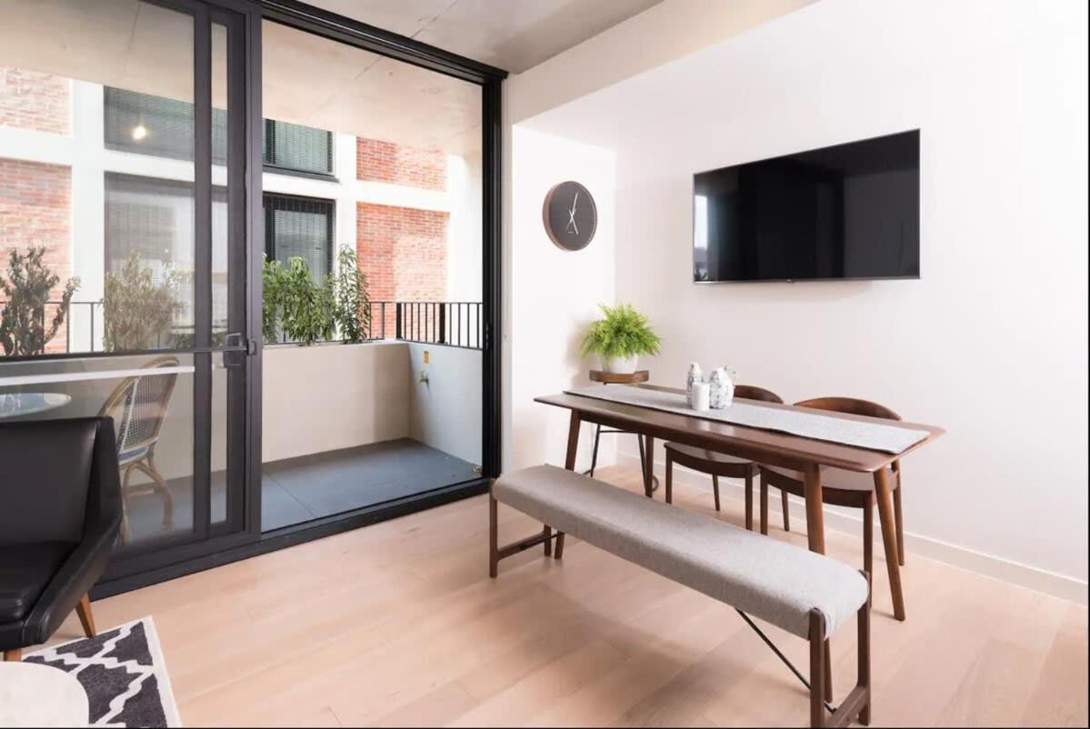 Modern In Flawless Fitzroy+carpark Melbourne