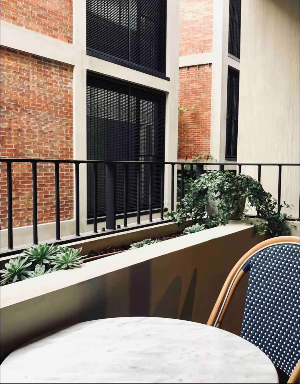 Apartment Modern In Flawless Fitzroy+carpark *