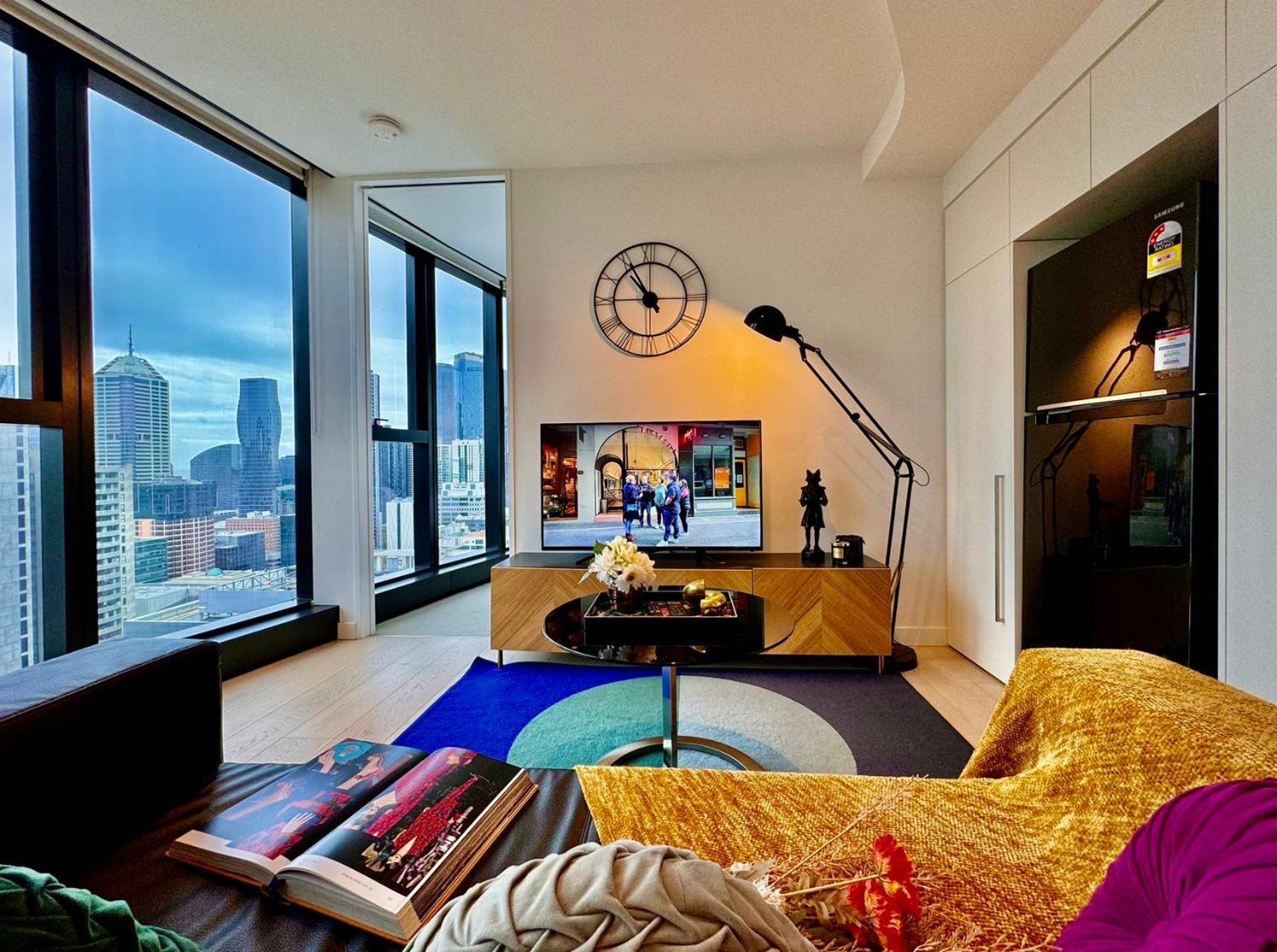 Apartment Highrise Location 2 Bedrooms & 2 Bathrooms Melbourne