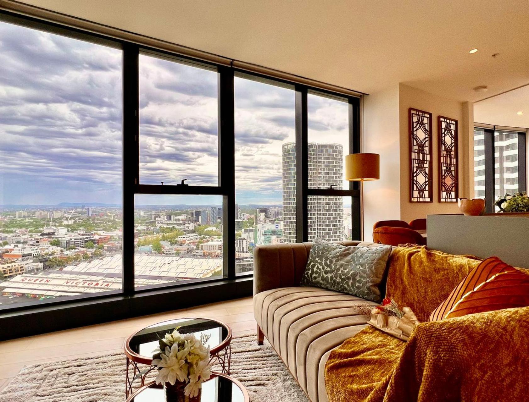 Apartment Highrise Location 2 Bedrooms & 2 Bathrooms Melbourne