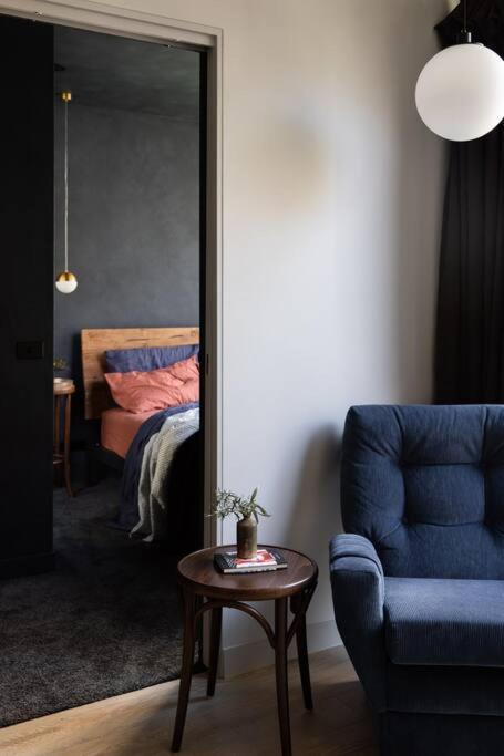 Apartment Luxury Sanctuary - Revel & Hide Melbourne
