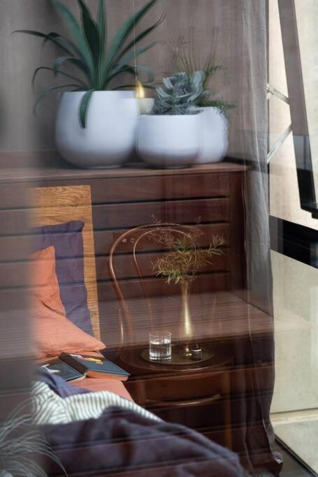 Apartment Luxury Sanctuary - Revel & Hide