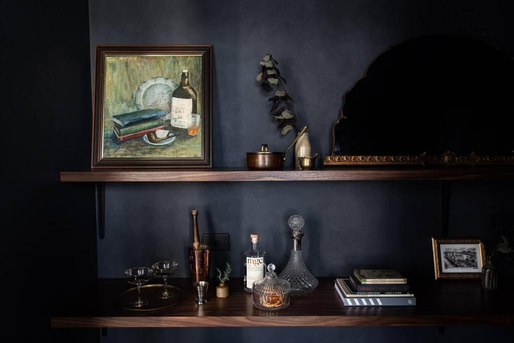 Apartment Luxury Sanctuary - Revel & Hide Melbourne