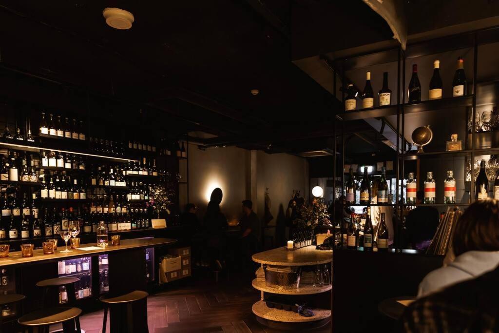 Apartment Luxury Sanctuary - Revel & Hide