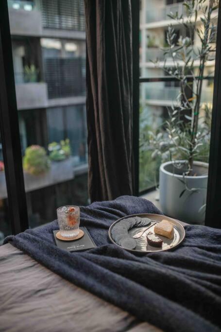 Apartment Luxury Sanctuary - Revel & Hide Melbourne