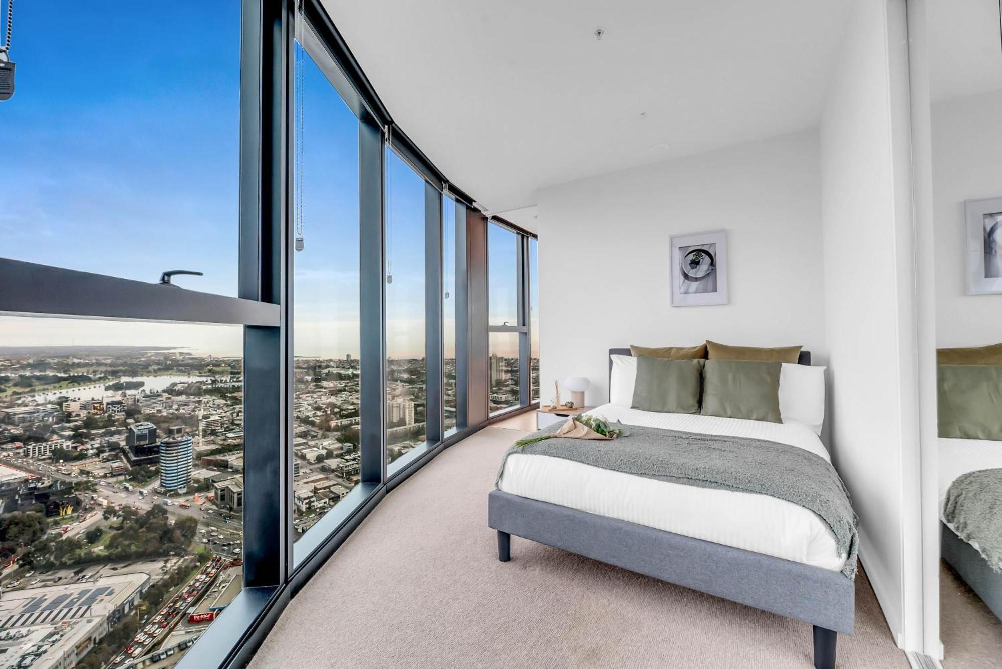 Apartment Luxe Panoramic 3 Bedroom Penthouse With Onsite Parking Melbourne