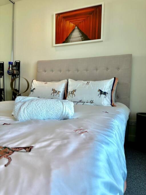 2b1b Cozy Near Train Station + Free Parking! *