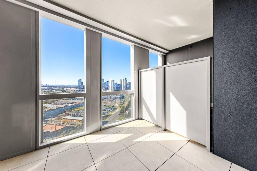 Serain Residences On 263 Normanby Road * Melbourne