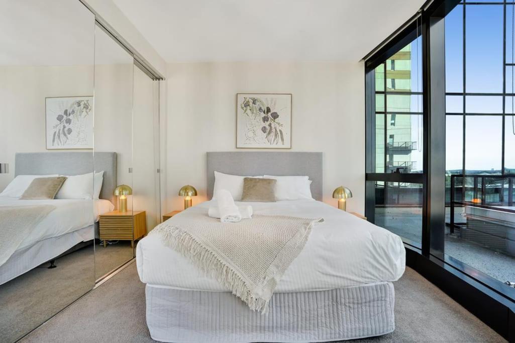 Australia 108 - Prestigious Southbank Level 14 Apartment *