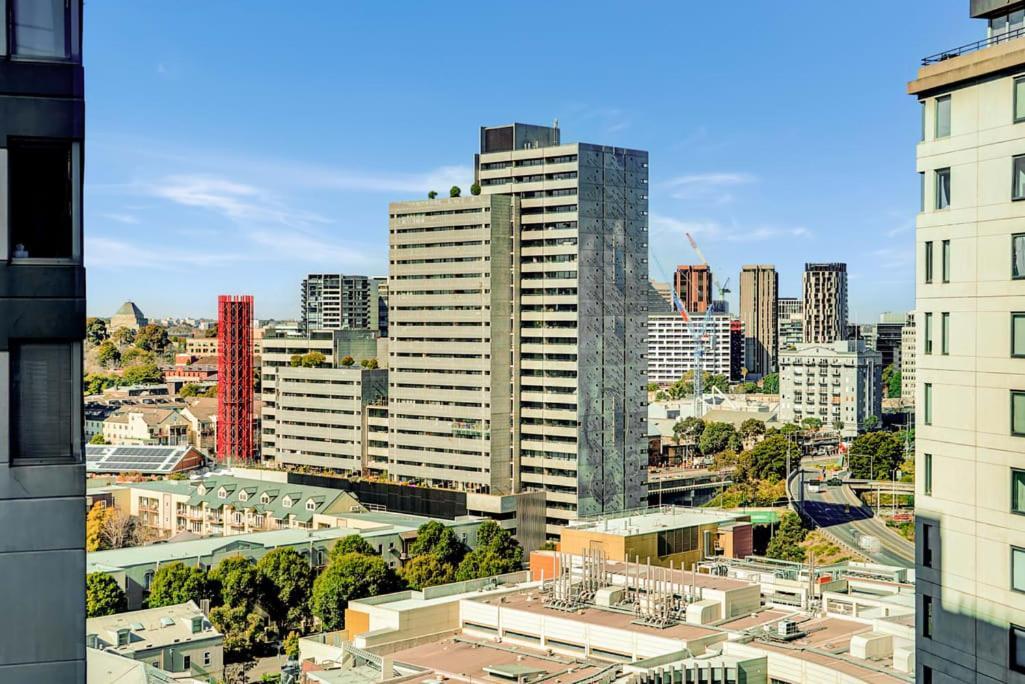 Australia 108 - Prestigious Southbank Level 14 Apartment