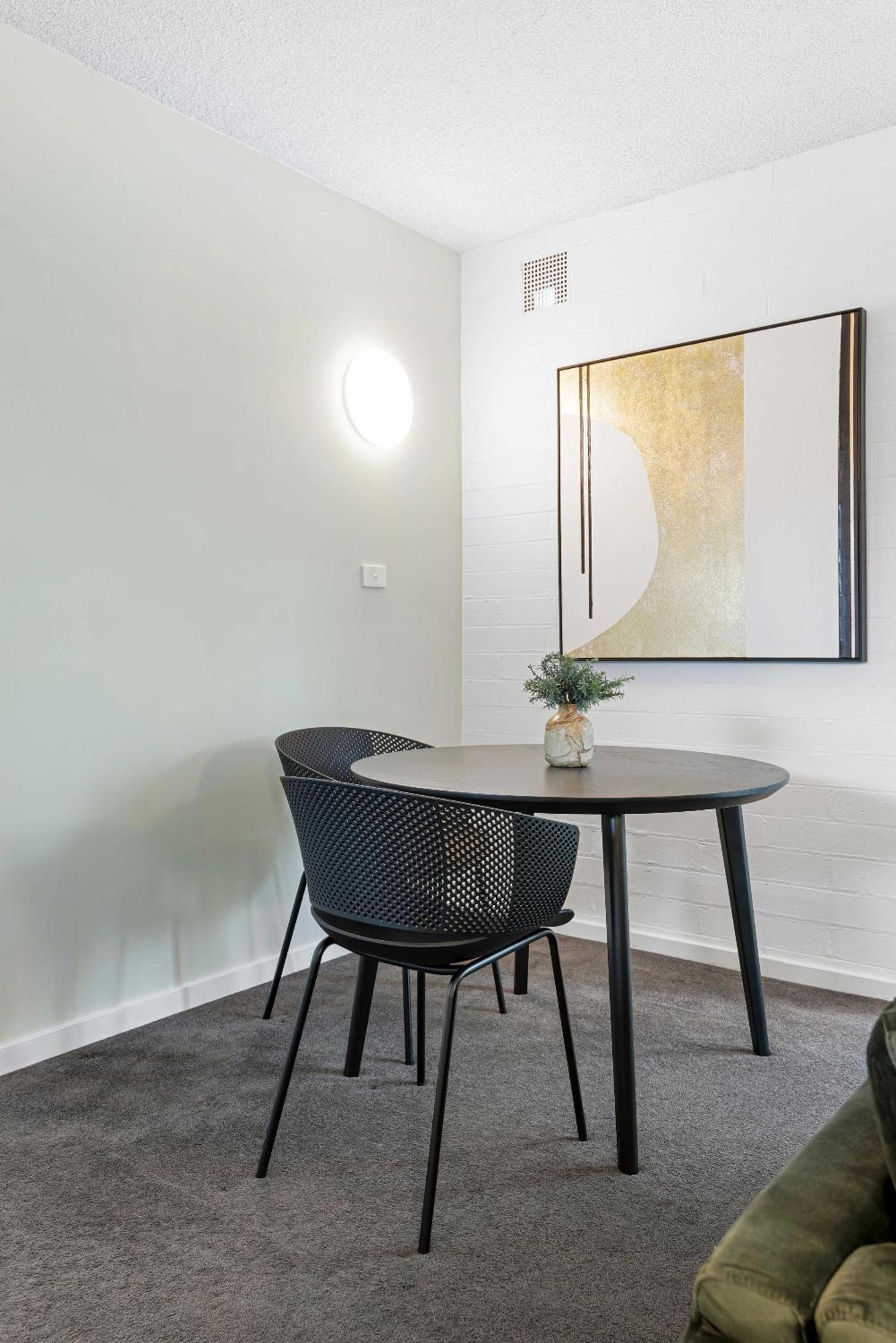 Gorgeous 1-bed Near Uni
