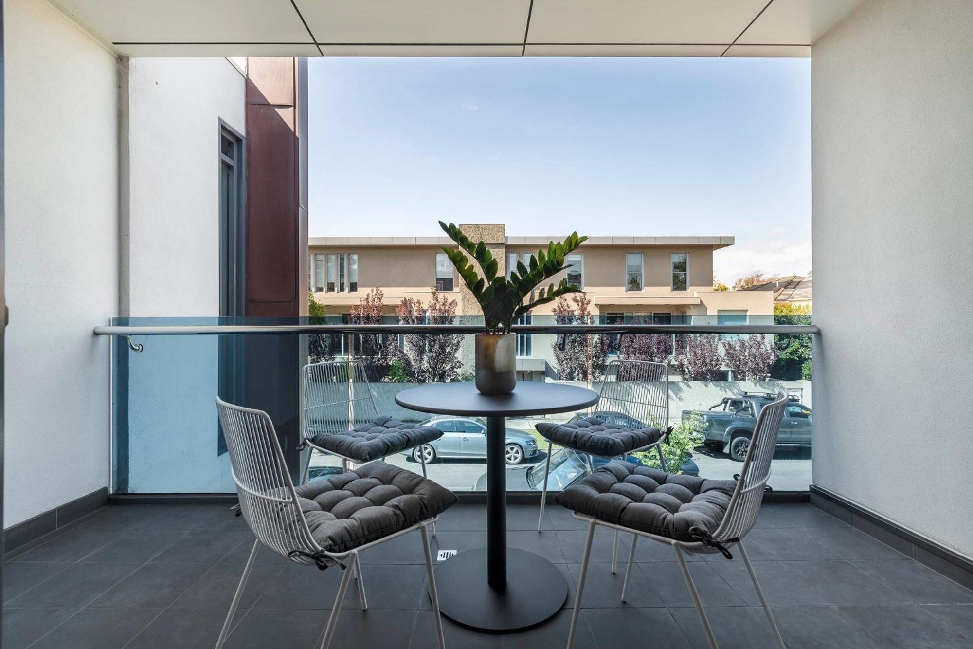 Vaquay Odyssey In Caulfield North