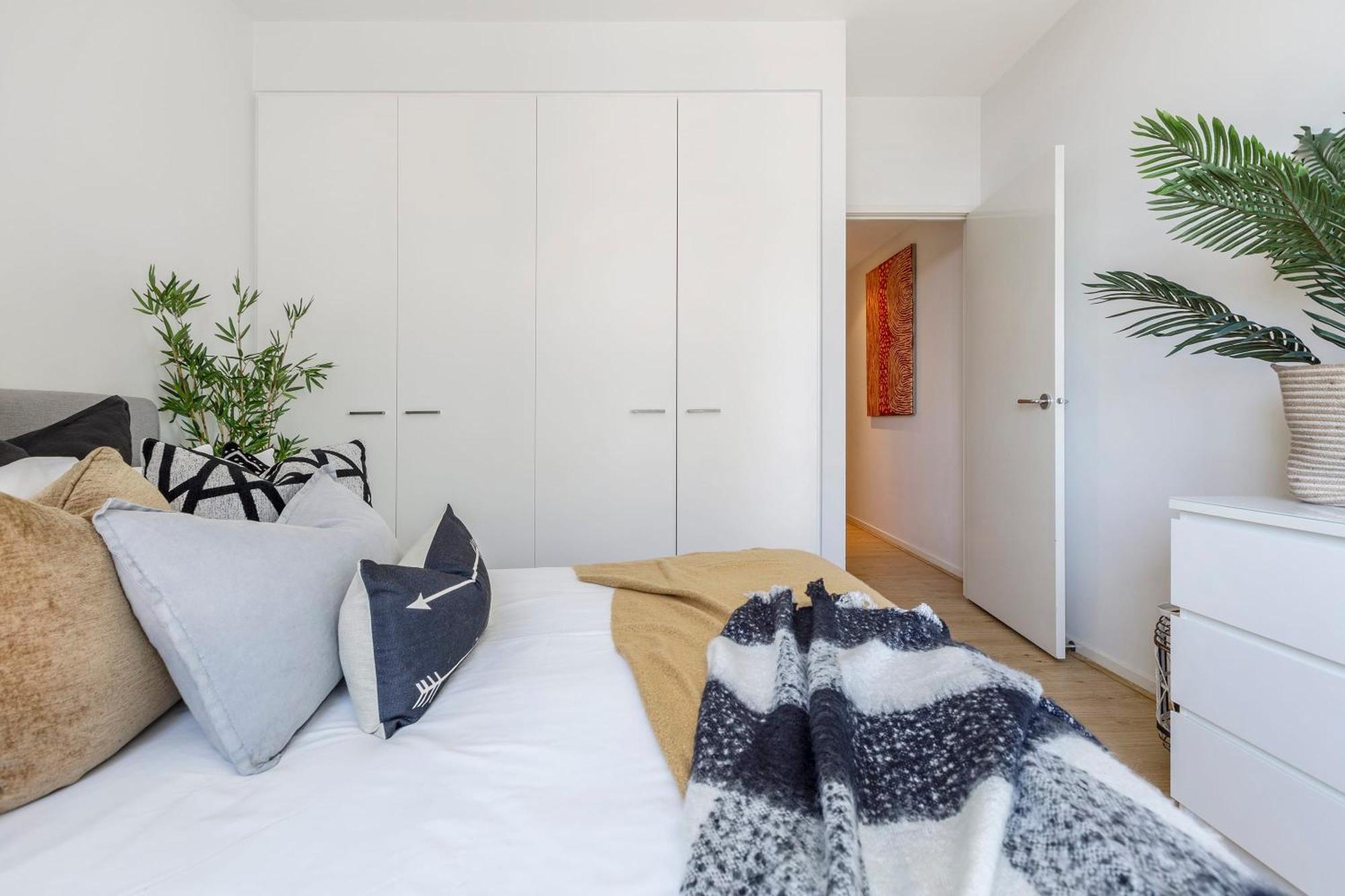 Vaquay Scandi Boho In Docklands Apartment *