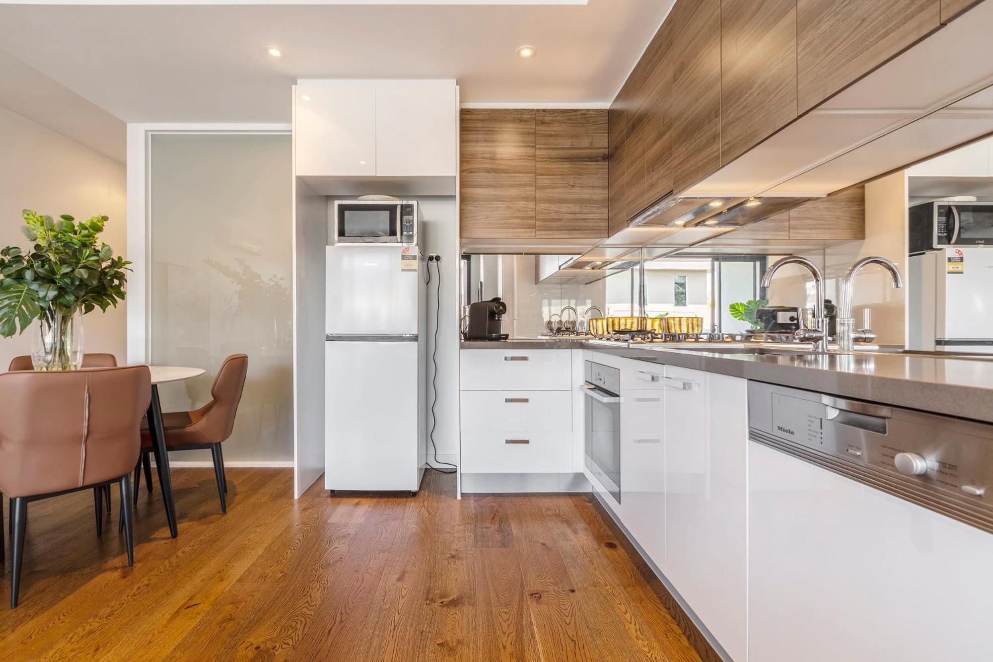Vaquay Odyssey In Caulfield North