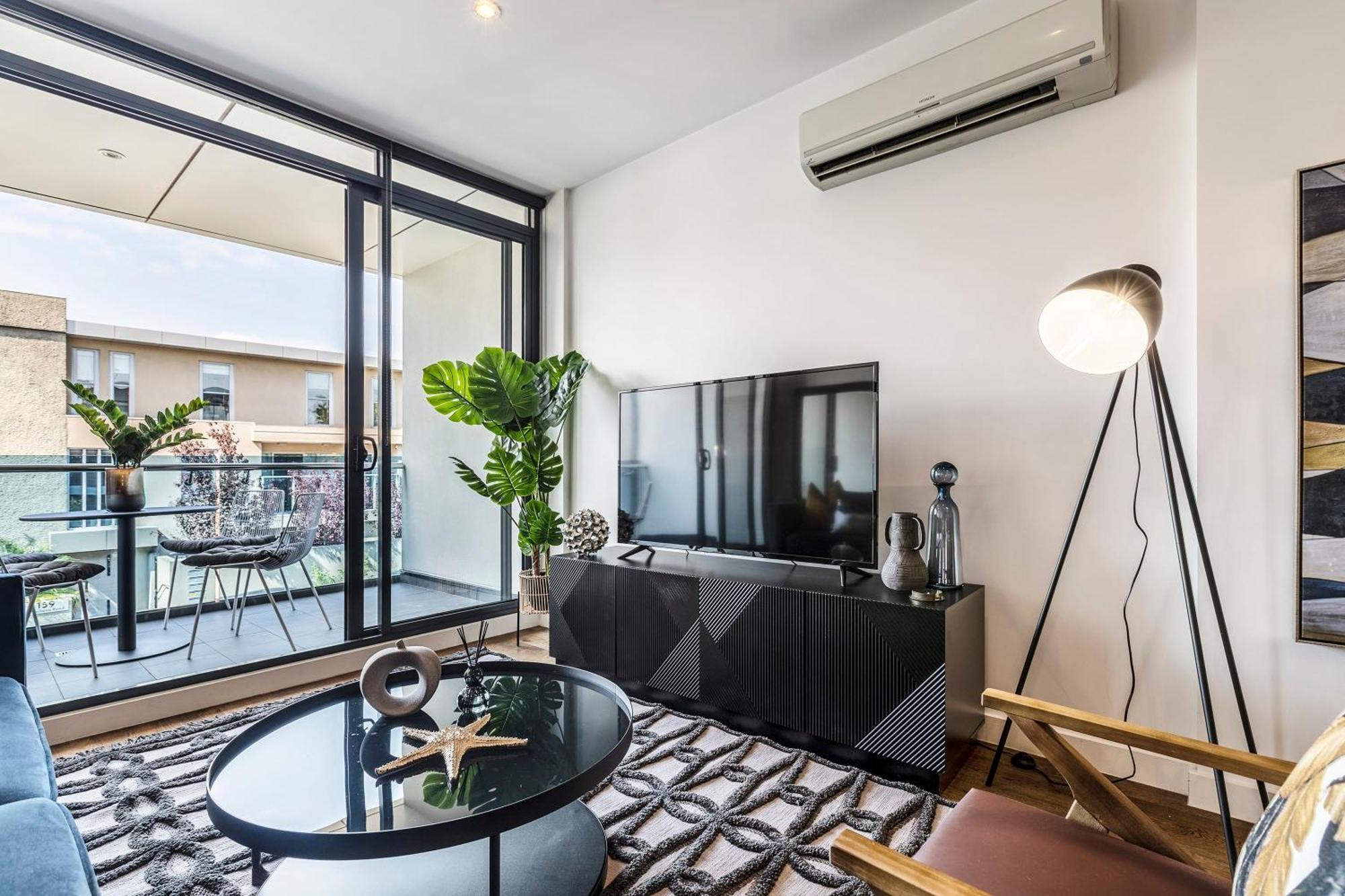 Vaquay Odyssey In Caulfield North * Melbourne