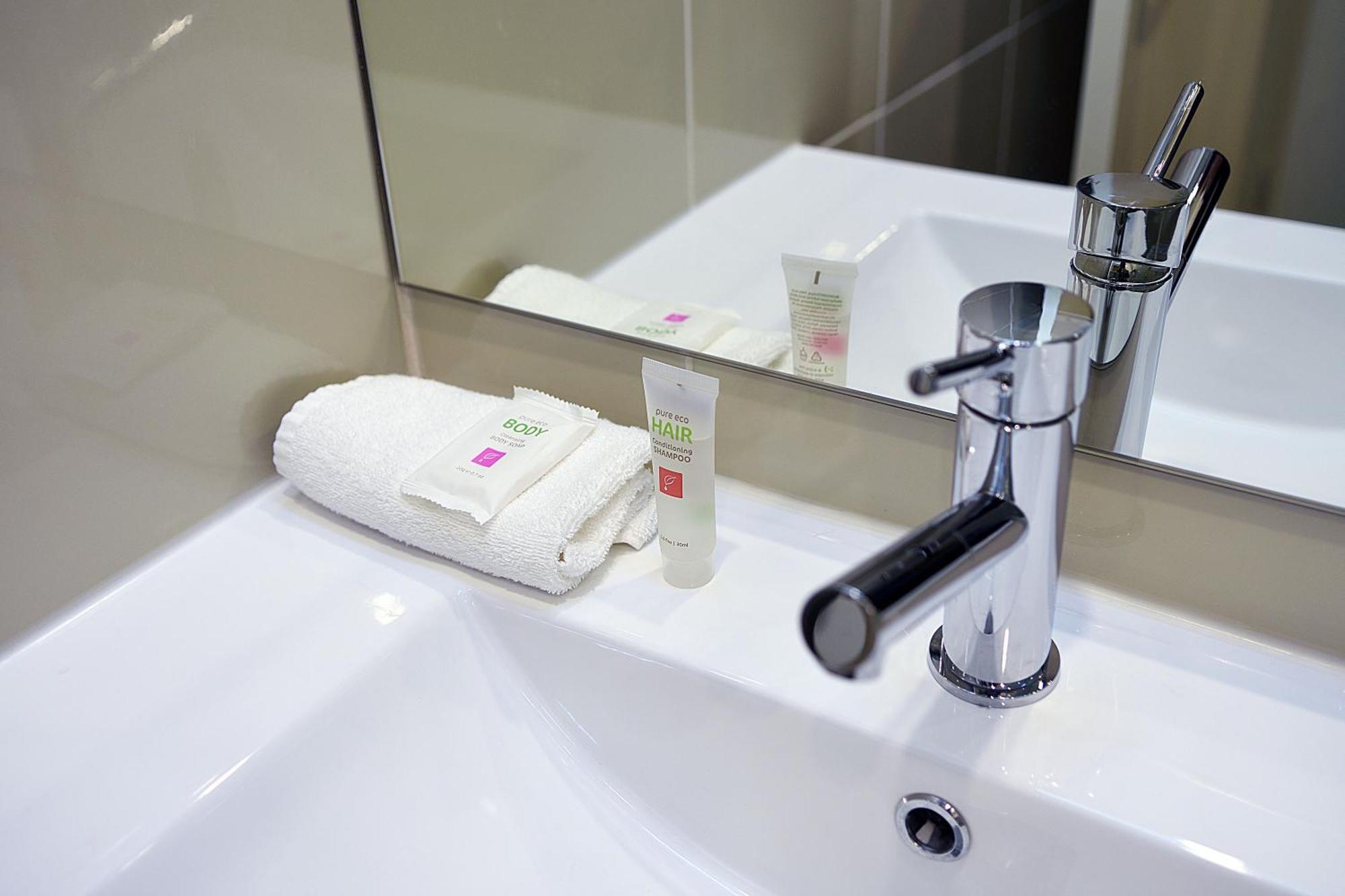 Hotel Ibis Styles Kingsgate 3*