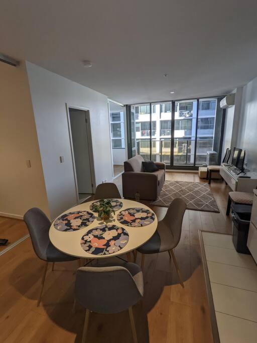 Superb 2 Bedroom In Cbd * Melbourne
