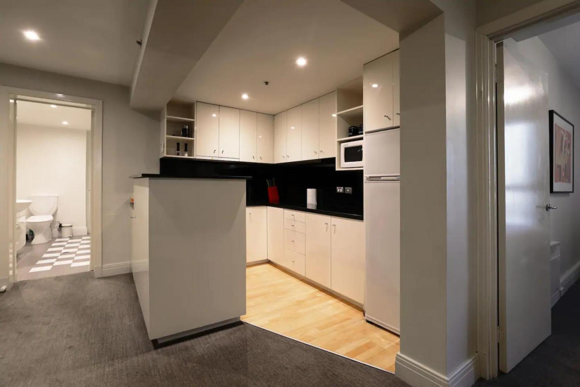 Cozy 1 Bedroom With Pool And Gym Apartment *
