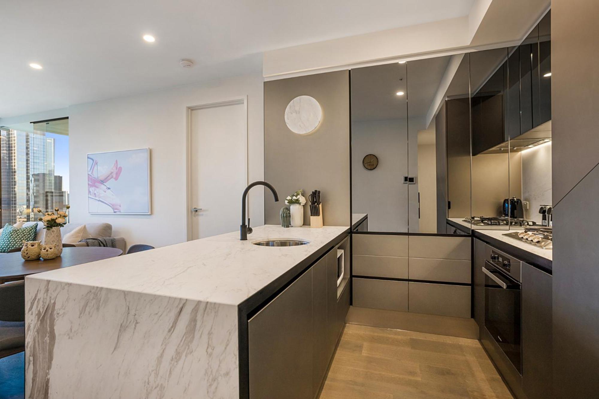 Modern With Stunning Cbd Views * Melbourne