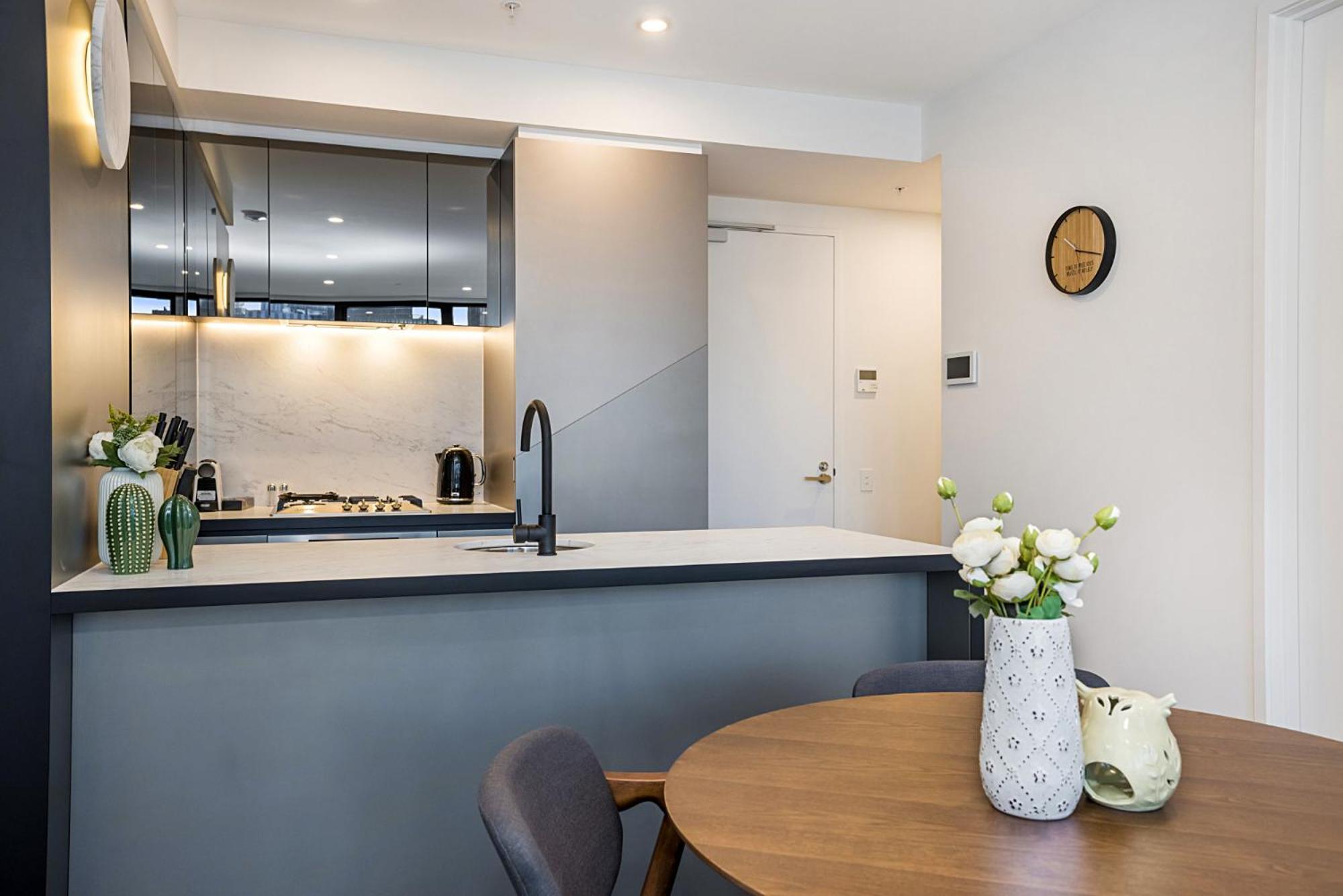 Modern With Stunning Cbd Views * Melbourne