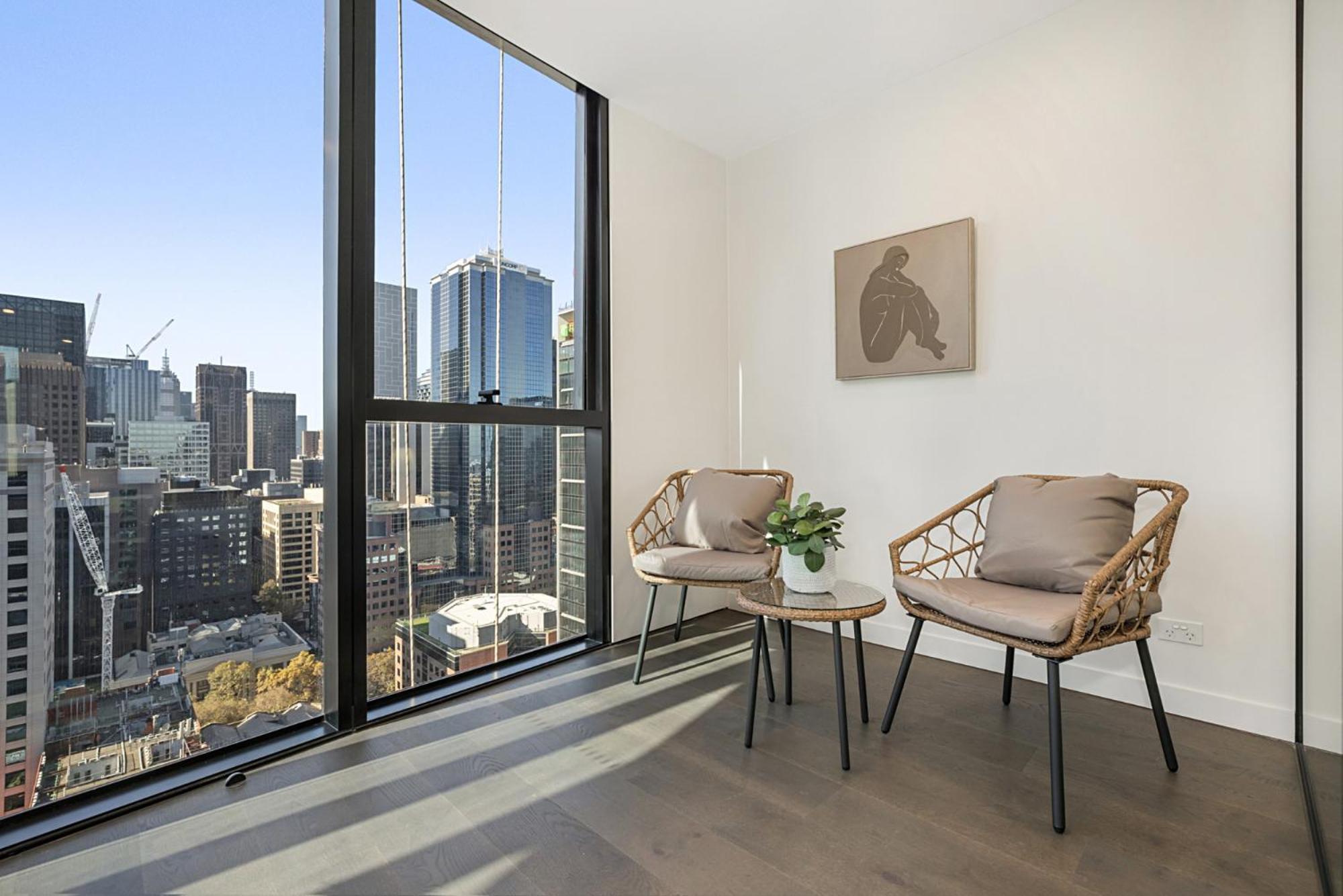 Modern With Stunning Cbd Views Apartment Melbourne