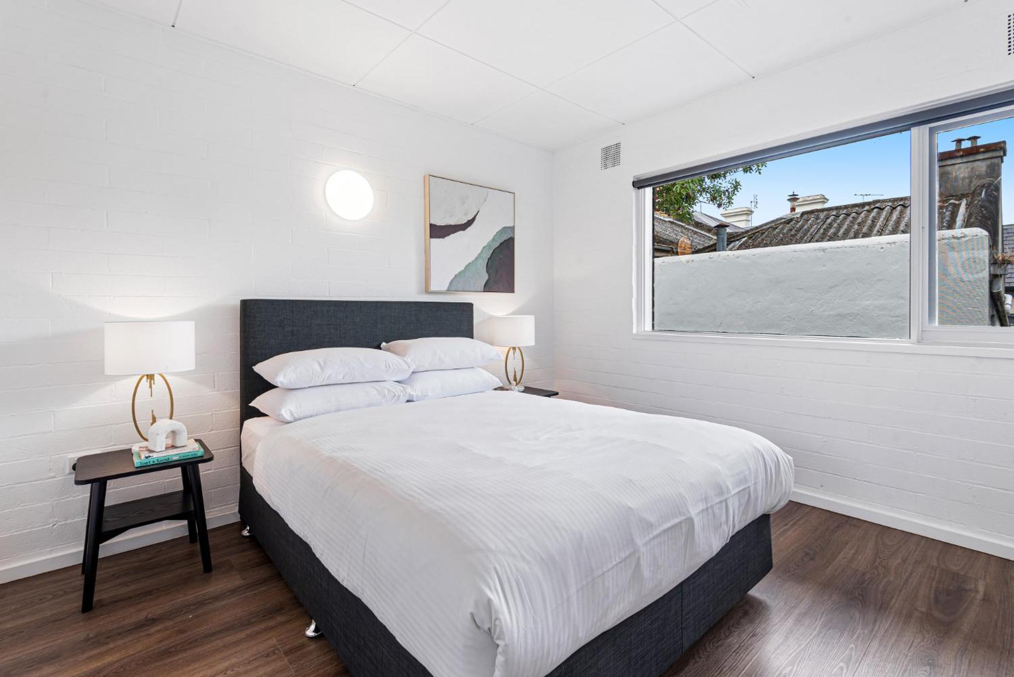 Tasteful 1-bed With Balcony Seating * Melbourne