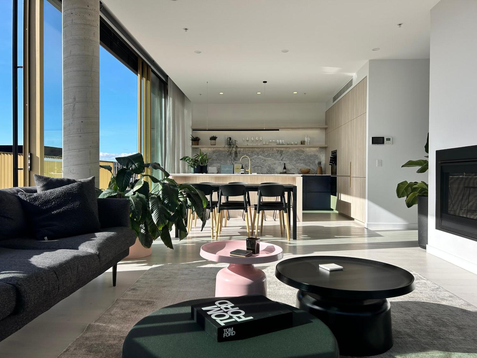 Soho Penthouse - City View With Outdoor Bath Apartment Melbourne