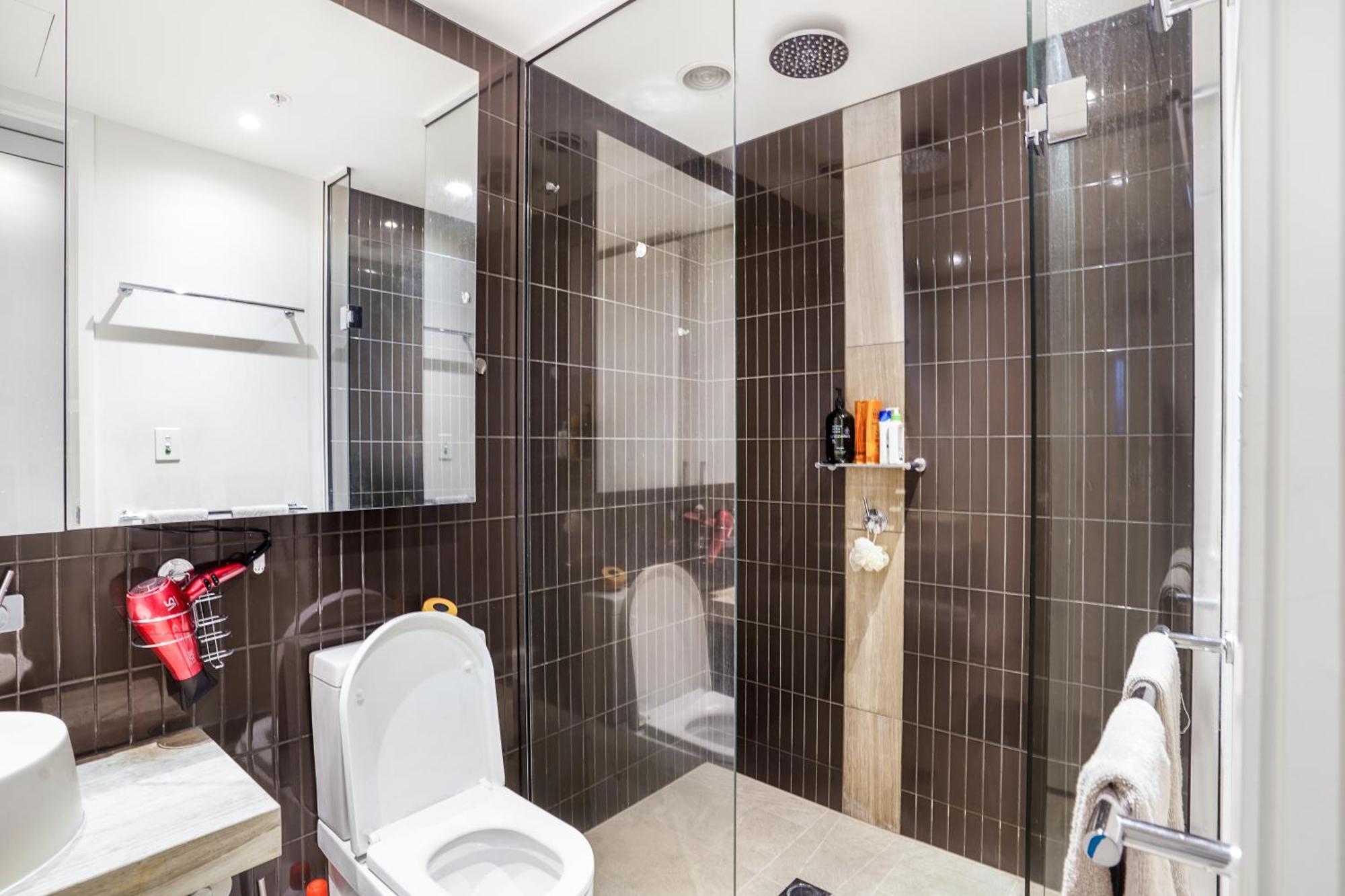 View Retreat With Pool, Sauna & Gym In Cbd Melbourne