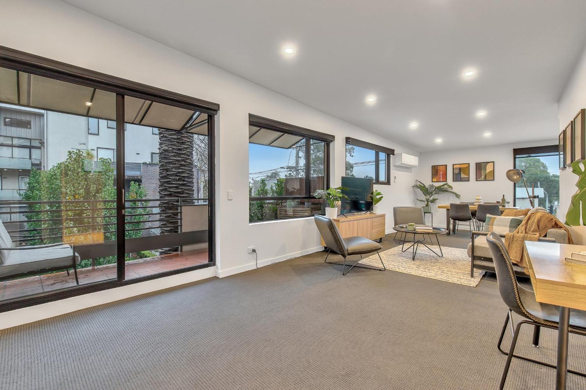 Alameda St Kilda By Ready Set *