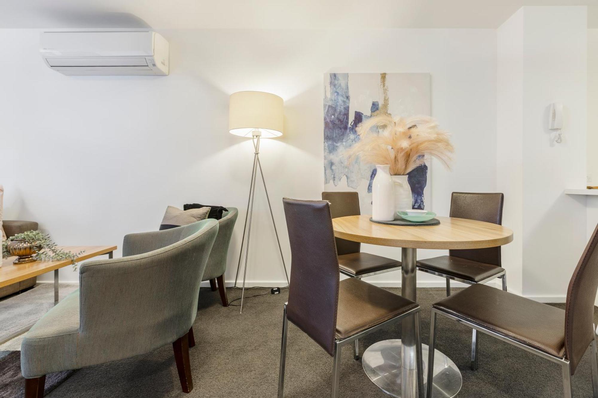 Apartment Groovy Near Casino W Parking & Heated Pool